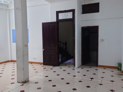 Chính chủ cho thuê CH 3 tầng số 39 mặt phố hoàng cầu 1392