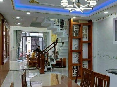 Chính chủ cho thuê CH 3 tầng số 39 mặt phố hoàng cầu 1576