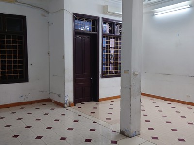 Chính chủ cho thuê CH 3 tầng số 39 mặt phố hoàng cầu 1394