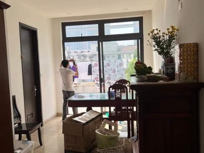 Chính chủ cho thuê CH 3 tầng số 39 mặt phố hoàng cầu 947