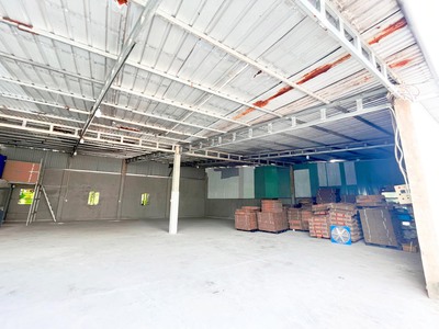 Sịp hầm bân nhà củ c hi, dt: 1400 m2 - gía 22 tỷ, dòng tiền 45tr/ tháng 2