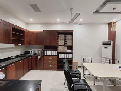 Chính chủ cho thuê CH 3 tầng số 39 mặt phố hoàng cầu 1140