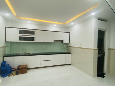 Chính chủ cho thuê CH 3 tầng số 39 mặt phố hoàng cầu 1671