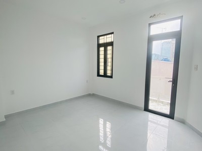 Chính chủ cho thuê CH 3 tầng số 39 mặt phố hoàng cầu 1673