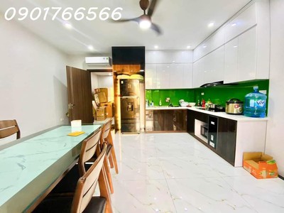 Chính chủ cho thuê CH 3 tầng số 39 mặt phố hoàng cầu 1317