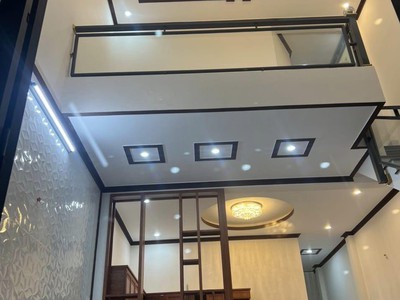 Chính chủ cho thuê CH 3 tầng số 39 mặt phố hoàng cầu 1620
