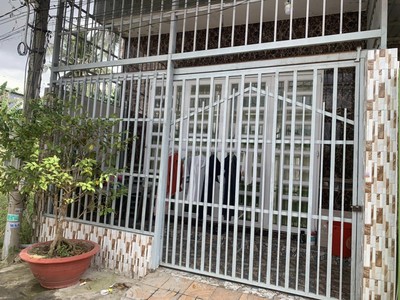 Chính chủ cho thuê CH 3 tầng số 39 mặt phố hoàng cầu 1647