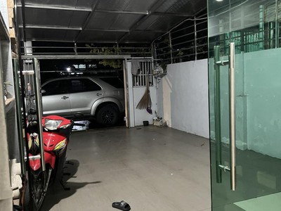 Chính chủ cho thuê CH 3 tầng số 39 mặt phố hoàng cầu 1844