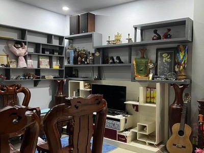 Chính chủ cho thuê CH 3 tầng số 39 mặt phố hoàng cầu 1847