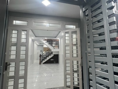 Chính chủ cho thuê CH 3 tầng số 39 mặt phố hoàng cầu 1876