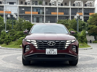 Huyndai Tucson 2.0 Tiêu chuẩn sx 2022 chạy 1v km. Xe còn như mới. 0