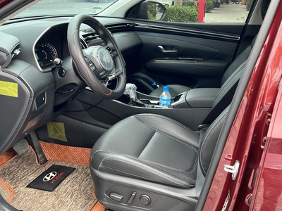 Huyndai Tucson 2.0 Tiêu chuẩn sx 2022 chạy 1v km. Xe còn như mới. 4