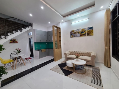 Chính chủ cho thuê CH 3 tầng số 39 mặt phố hoàng cầu 2245