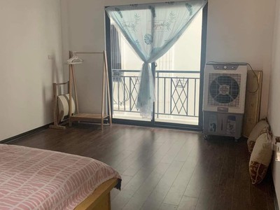 Chính chủ cho thuê CH 3 tầng số 39 mặt phố hoàng cầu 2399