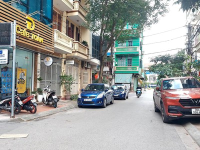 Chính chủ cho thuê CH 3 tầng số 39 mặt phố hoàng cầu 2728