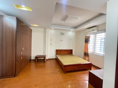 Chính chủ cho thuê CH 3 tầng số 39 mặt phố hoàng cầu 2368