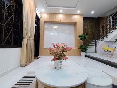 Chính chủ cho thuê CH 3 tầng số 39 mặt phố hoàng cầu 2249