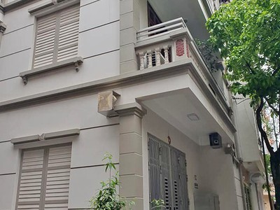 Chính chủ cho thuê CH 3 tầng số 39 mặt phố hoàng cầu 2717