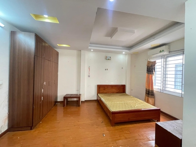 Chính chủ cho thuê CH 3 tầng số 39 mặt phố hoàng cầu 2369