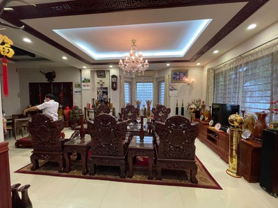 Chính chủ cho thuê CH 3 tầng số 39 mặt phố hoàng cầu 2724
