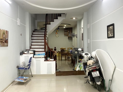 Chính chủ cho thuê CH 3 tầng số 39 mặt phố hoàng cầu 2699