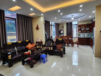 Chính chủ cho thuê CH 3 tầng số 39 mặt phố hoàng cầu 2285