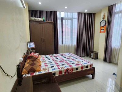 Chính chủ cho thuê CH 3 tầng số 39 mặt phố hoàng cầu 2262