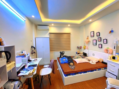 Chính chủ cho thuê CH 3 tầng số 39 mặt phố hoàng cầu 2693