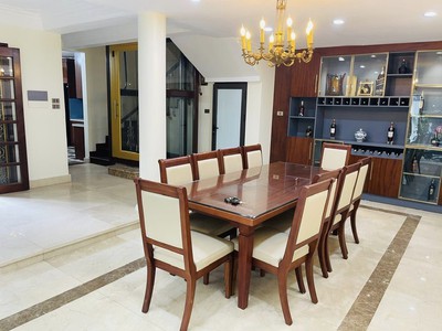 Chính chủ cho thuê CH 3 tầng số 39 mặt phố hoàng cầu 2282