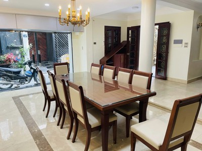 Chính chủ cho thuê CH 3 tầng số 39 mặt phố hoàng cầu 2258