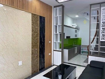 Chính chủ cho thuê CH 3 tầng số 39 mặt phố hoàng cầu 2406