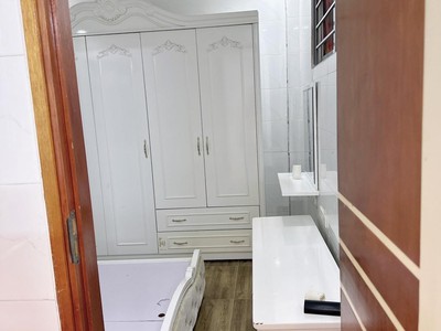 Chính chủ cho thuê CH 3 tầng số 39 mặt phố hoàng cầu 2170
