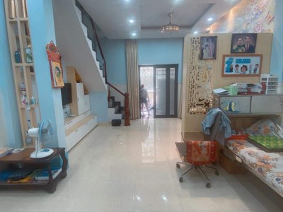 Chính chủ cho thuê CH 3 tầng số 39 mặt phố hoàng cầu 2290