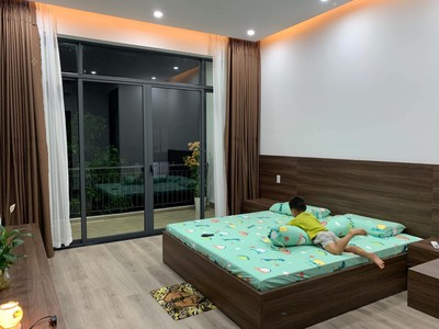 Chính chủ cho thuê CH 3 tầng số 39 mặt phố hoàng cầu 2407