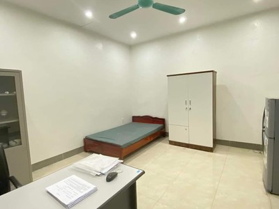 Chính chủ cho thuê CH 3 tầng số 39 mặt phố hoàng cầu 2570