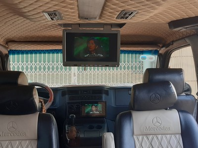 Xe 9 chỗ không hết đời 0