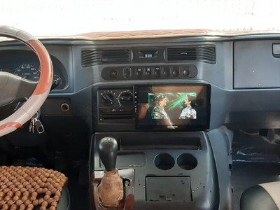 Xe 9 chỗ không hết đời 1