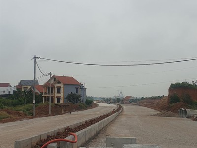 Chính chủ cho thuê CH 3 tầng số 39 mặt phố hoàng cầu 2348