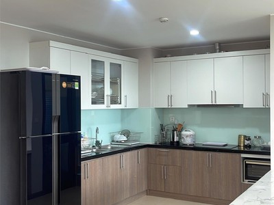 Chính chủ cho thuê CH 3 tầng số 39 mặt phố hoàng cầu 2360