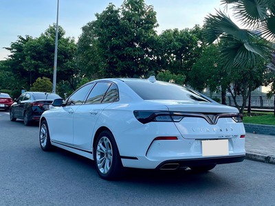 Bên em mới về xe Vinfast Lux A Base - 2022  2