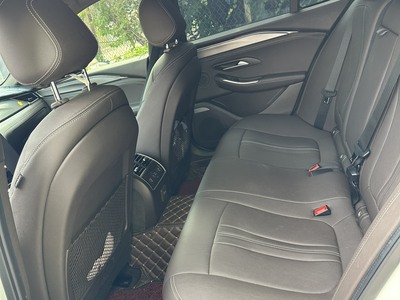 Bên em mới về xe Vinfast Lux A Base - 2022  9