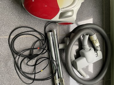 Bán máy hút bụi Electrolux mới 90 0