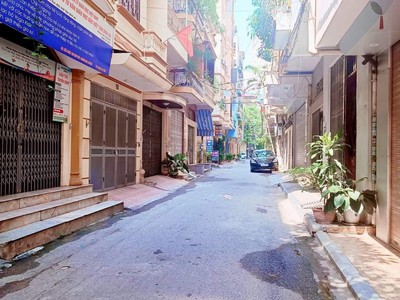 Chính chủ cho thuê CH 3 tầng số 39 mặt phố hoàng cầu 2942