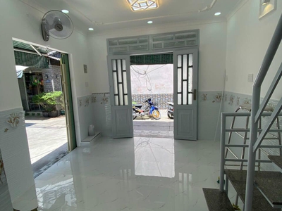 Bình tân - chiến lược - lô góc 2 mặt thoáng - hẻm thông 4m - 22m2 giá hơn 2 tỷ 0