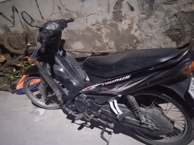 Bạn xe máy cũ yamha tauus 1