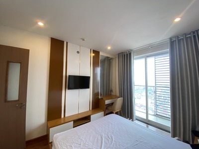 Cho thuê căn hộ siêu VIP ngắm trọn sân Lạch Tray tại tòa nhà SHP Plaza 5