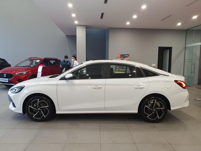 MG5 LUX 2023 1.5L 5