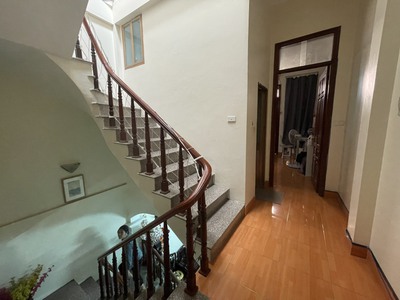 Nhà đẹp khâm thiên 50m2, 5 tầng, mt 4m, vỉa hè ô tô tránh giá 9,x tỷ 2