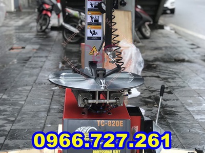 Máy ra vào lốp xe máy TC820E 0