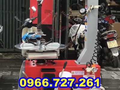 Máy ra vào lốp xe máy TC820E 1